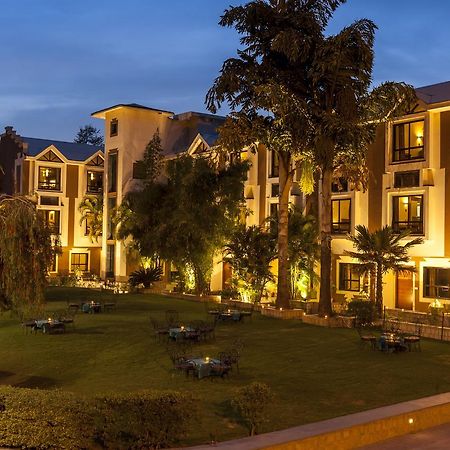 Hotel Hilltone Маунт-Абу Экстерьер фото
